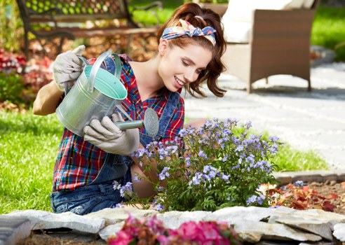 Local Honoroak garden landscaping including borders, turfing, and patio design